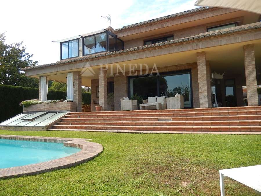 comprar-casa-de-lujo-en-monasterios-grupo-pineda-inmobiliaria-pineda-luxury-villas-puzol (2)